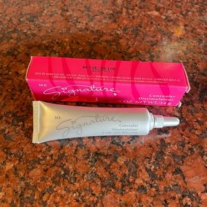 Mary Kay signature concealer